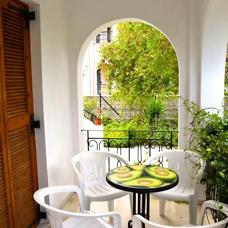 Kostas' Garden Appartamento *